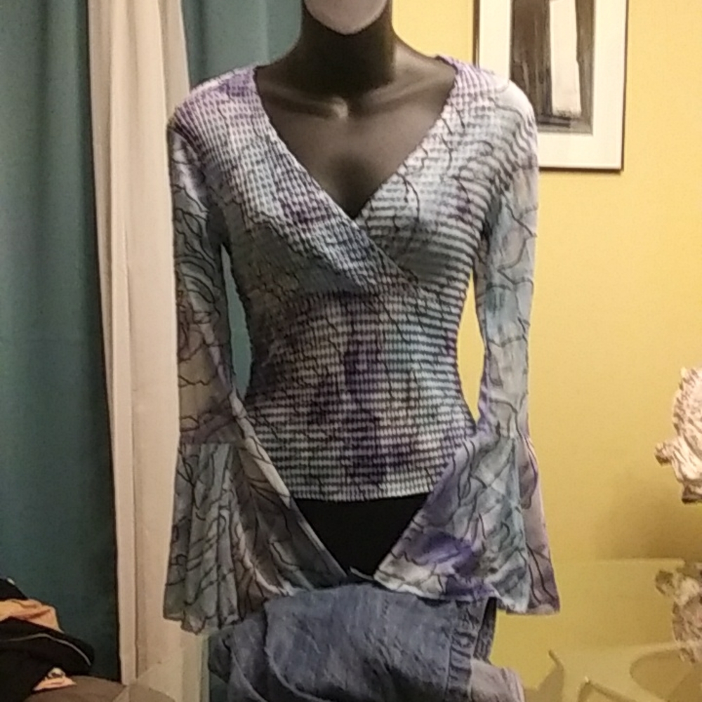 Cache , blue/lilac, ruffle sleeve blouse. Sz.S